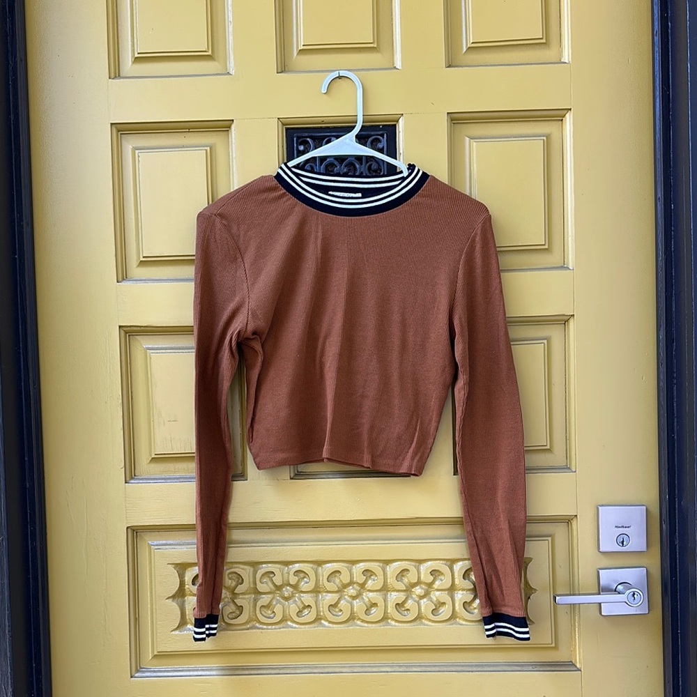 Heart Hips Brown Cropped Fitted Hoodie